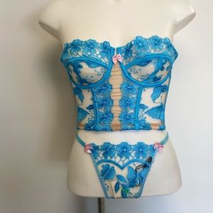 Kilo brava corset and thong set🦋